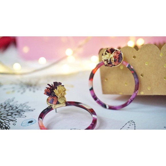 NEW! Acrylic Marble Stud Post Raffia Hoop Earrings - Picture 5 of 9